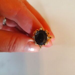 Elegant Black and Gold Ring-vintage Size 7
